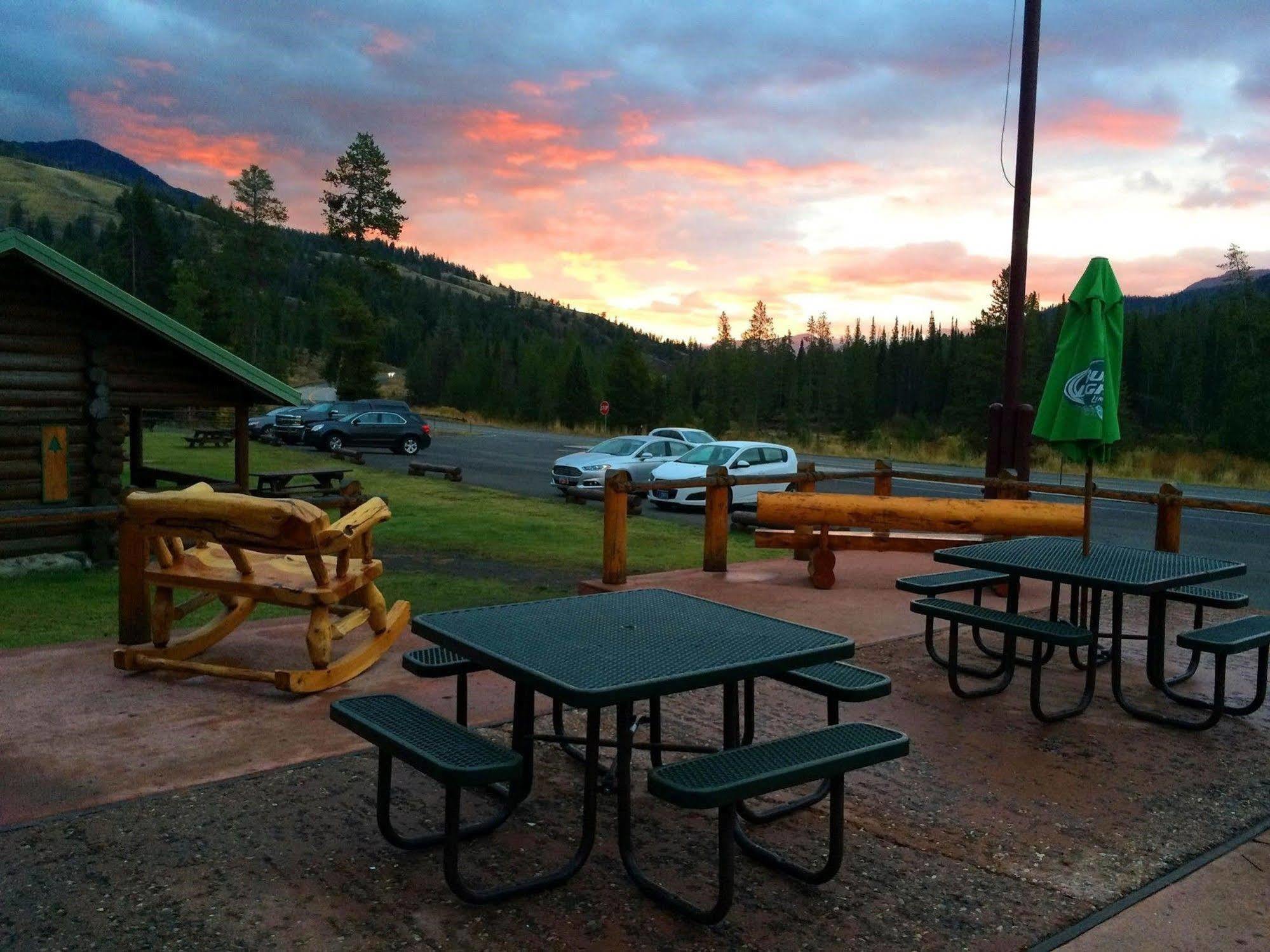 Pahaska Tepee Resort Cody Luaran gambar